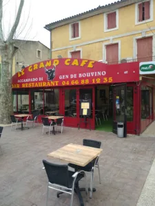 Le Grand Café à Saint-Laurent-d'Aigouze