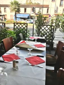 Cafe De France. à Saint-Ouen-sur-Seine