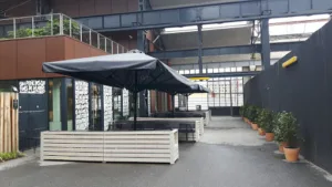 Yaya Saint-Ouen – Restaurant Grec & Bar à cocktails à Saint-Ouen-sur-Seine