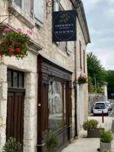 Les Cluzeaux restaurant – 24340 La Rochebeaucourt et Argentine à La Rochebeaucourt-et-Argentine