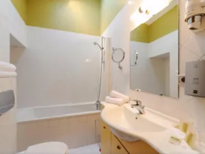 Logis Hôtel les Glycines à Melle