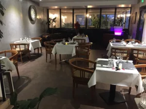 Le Cafe De La Place à Villiers-Charlemagne