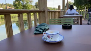 L’Oguste Restaurant & Chambre D’hôte insolite en roulotte à Dieupentale