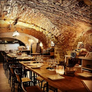 La Cave du Cardinal BAR A VIN à Ajaccio