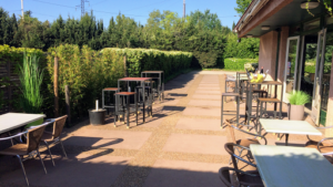 LE CLUB HOUSE DU BAS RHONE à Nîmes