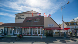 L’R DU PORT – HOTEL RESTAURANT à Courseulles-sur-Mer