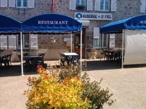 Hostel De Saint Fiel à Saint-Fiel