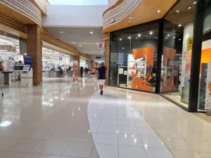 Centre commercial Carrefour Claira Salanca à Claira