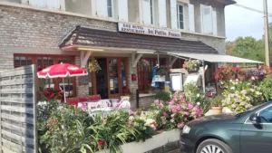 La Petite France à Le Château-d'Almenêches