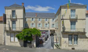 Hôtel Le Fontarabie Restaurant La Glycine à Fontenay-le-Comte