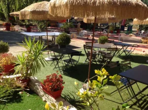 Mini golf du Théos/Food truck Le camion rouge à Vaison-la-Romaine