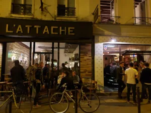 L’Attache à Paris