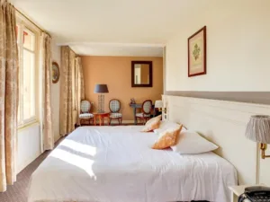 Logis Hotel Château Corneille à Le Val-d'Hazey