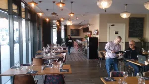 À _ Table ! à Drancy