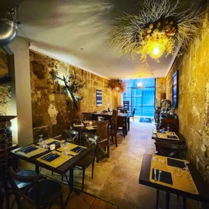 LES BONS AMIS. Le Comptoir à Béziers