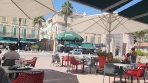 Bar Le Moderne à Ollioules