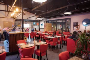 Les Bretelles – Thue et Mue à Thue et Mue