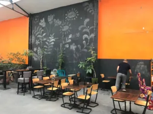 One Each Argenteuil à Argenteuil