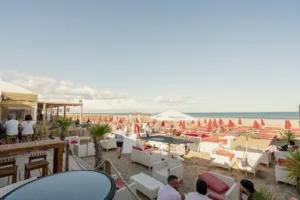 Les Cabines Beach Club à Gruissan
