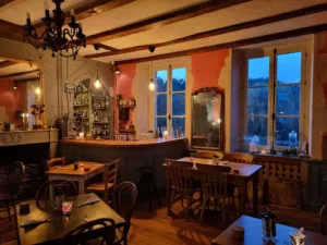 Mad Hatter’s Kitchen à Caunay