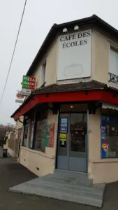 Café des écoles. à Villiers-le-Bel