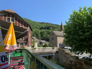 Hôtel des Voyageurs à Ferrières-Saint-Mary