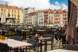 Une Bouteille à la Nive à Bayonne