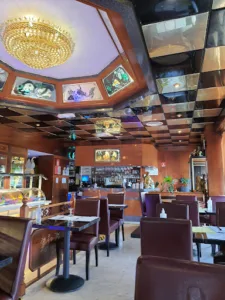 Golden Asia à Massy