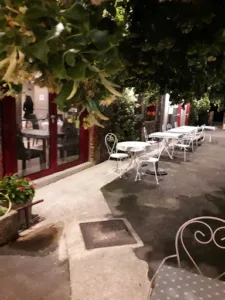 La Pause à L'Étrat