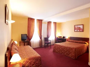 Logis Hôtel le Pélican à Vernantes