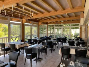 Restaurant Les Lodges Du Lac à Saint-Alban-de-Montbel
