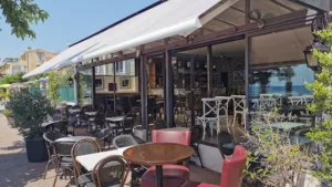 L ostrea sur mer à Cagnes-sur-Mer