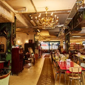 Cantine Sauvage à Saint-Denis