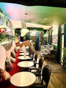 Le Pere Moustache à Saint-Brieuc