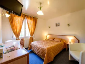 Logis Hôtel Lou Pèbre d’Aï à Plan-d'Aups-Sainte-Baume