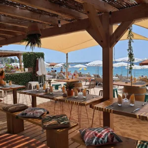 LE ROCHER – RESTAURANT – PLAGE PRIVÉE à Saint-Raphaël