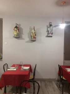 La Baie D’Along à Castres