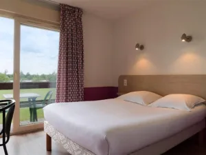 La Vieille Ferme Hôtel Restaurant à Sancé