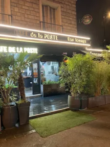 Café de la poste à Dugny