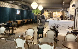 Pour Vivre Heureux Vivons Cachés à Courbevoie