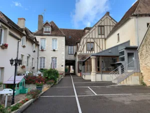 Logis Relais Saint Vincent à Ligny-le-Châtel