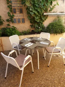 Bistrot Restaurant Le Petit Vassols à Saint-Pierre-de-Vassols