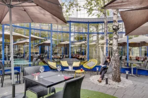 Le Patio de l’hôtel Mercure à Fontenay-sous-Bois