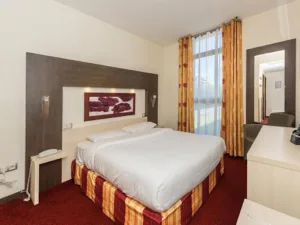 Logis Hostellerie Saint Vincent à Beauvais