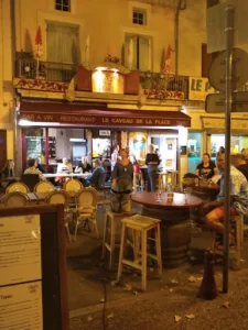 Le Caveau De La Place à Capestang