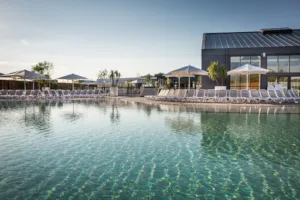 Camping Le Pin Parasol à La Chapelle-Hermier