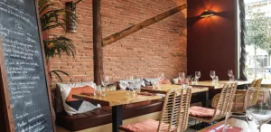 La table d’ébène à Annecy