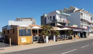 Banana Surf Shop Cafe: Restaurant Et Découverte/Location/Stage/Cours Ou Surf School À Lacanau Ocean à Lacanau