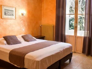 Logis Hôtel le Colombier à Remoulins