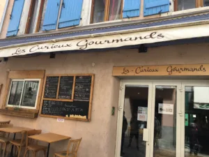 Restaurant Les Curieux Gourmands à Embrun